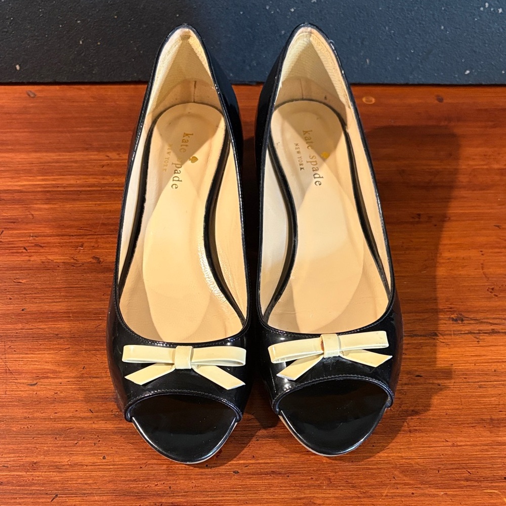 Kate Spade Black Wedge with Cream Bow 6 1/2